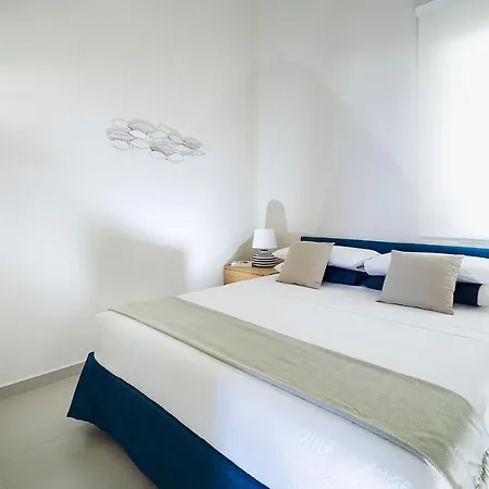 Sleeps 4 Air Con Wifi